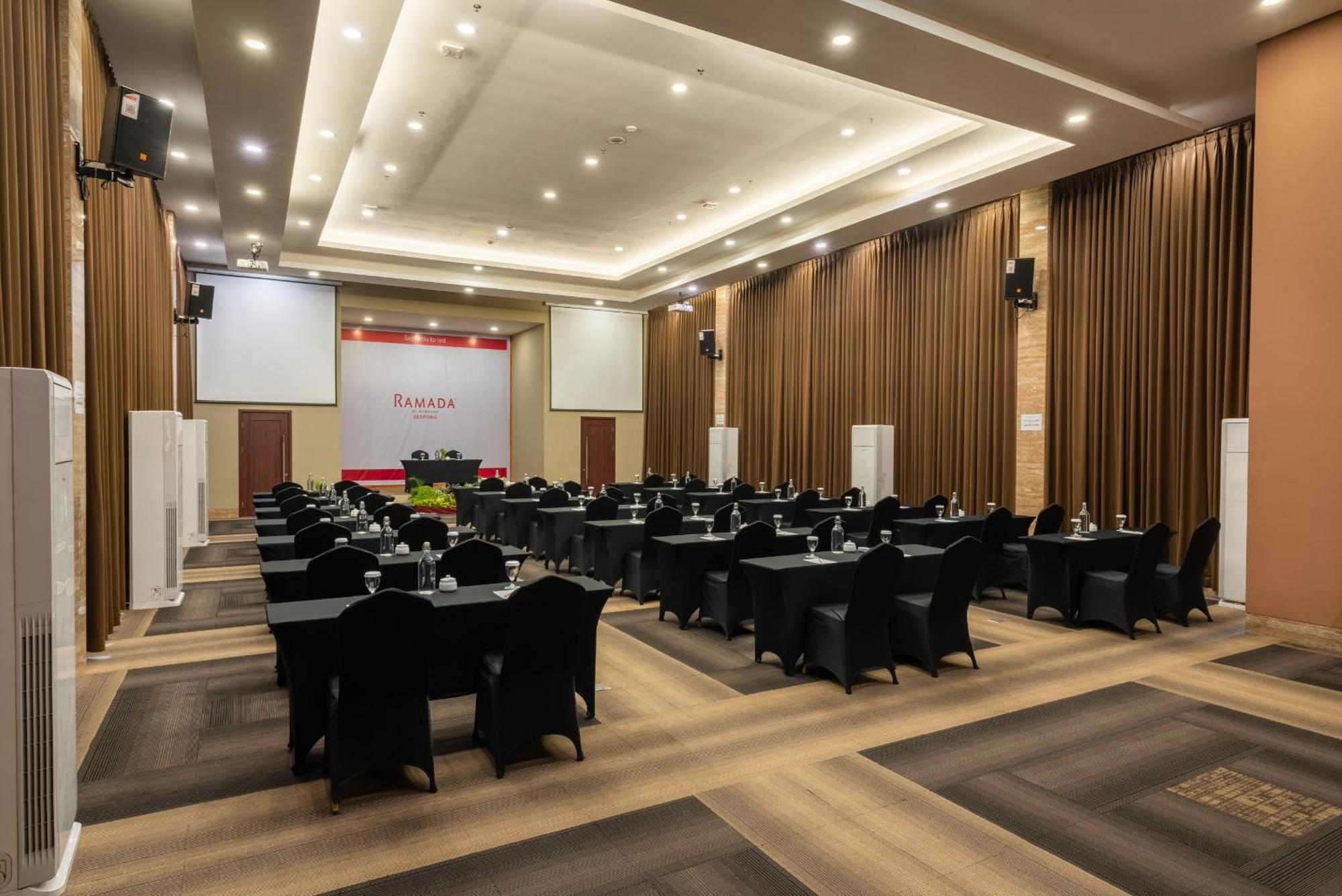 Ramada By Wyndham Serpong Extérieur photo