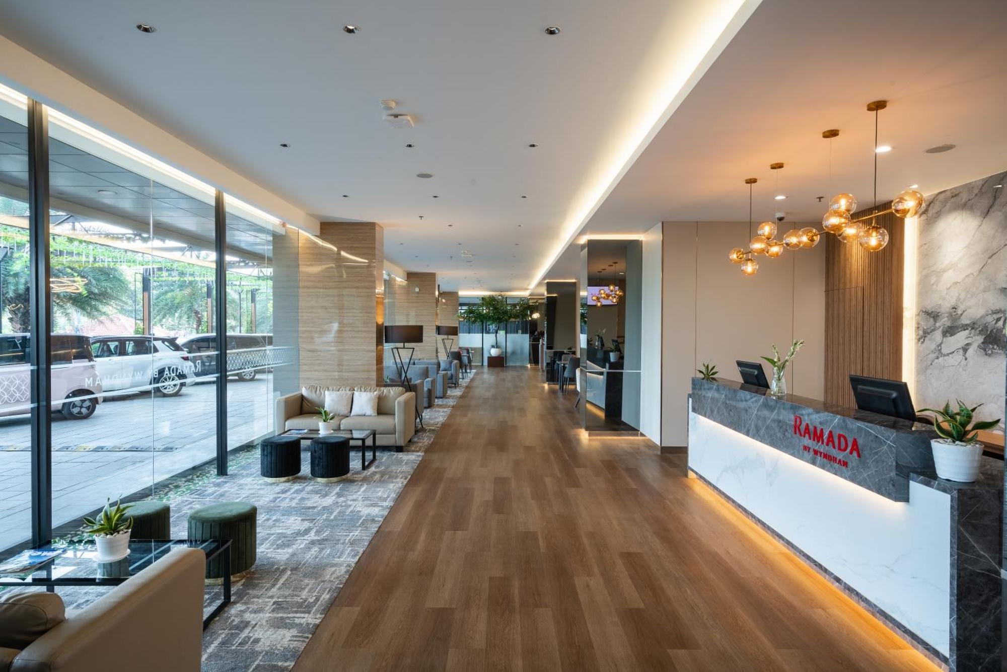 Ramada By Wyndham Serpong Extérieur photo