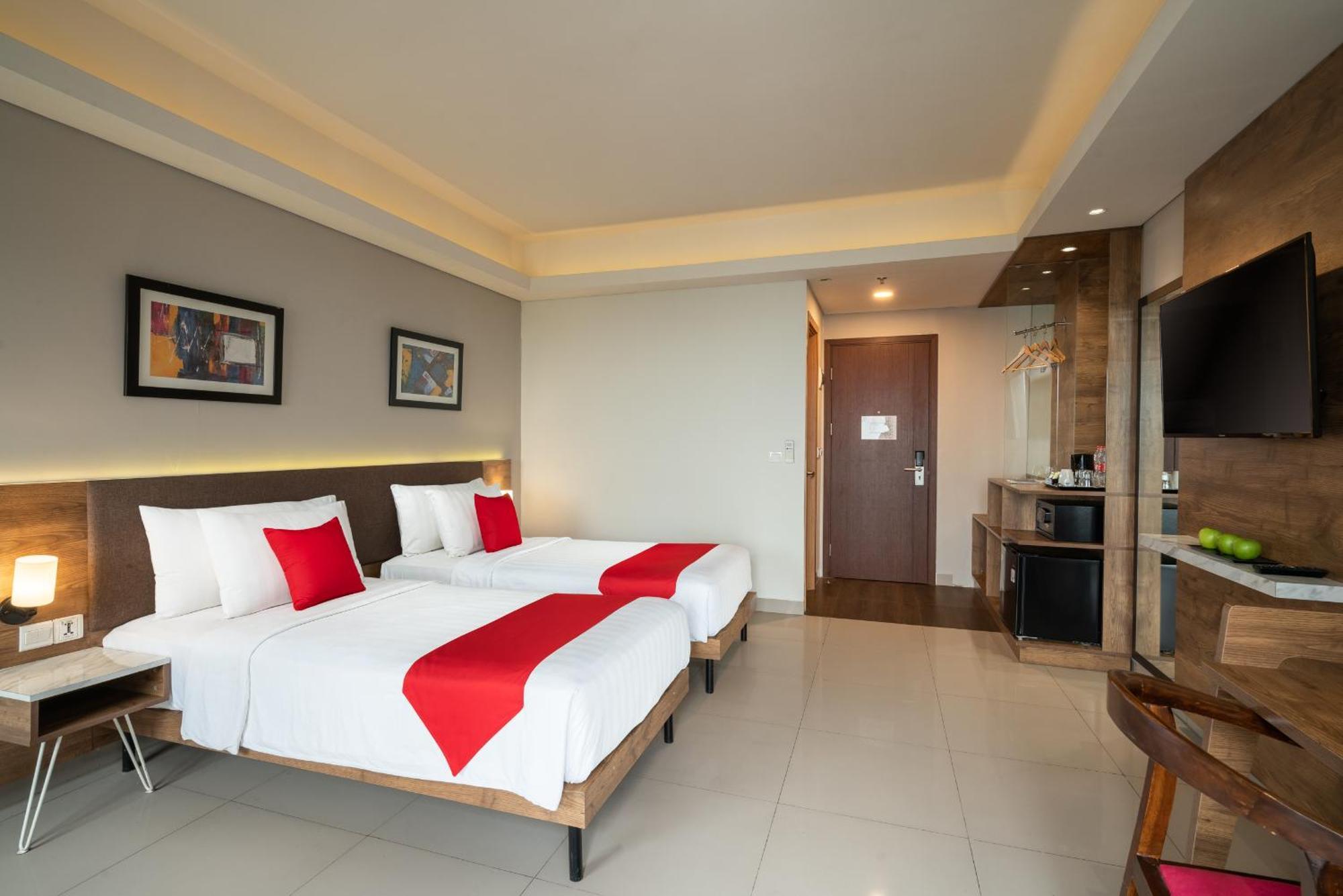 Ramada By Wyndham Serpong Extérieur photo