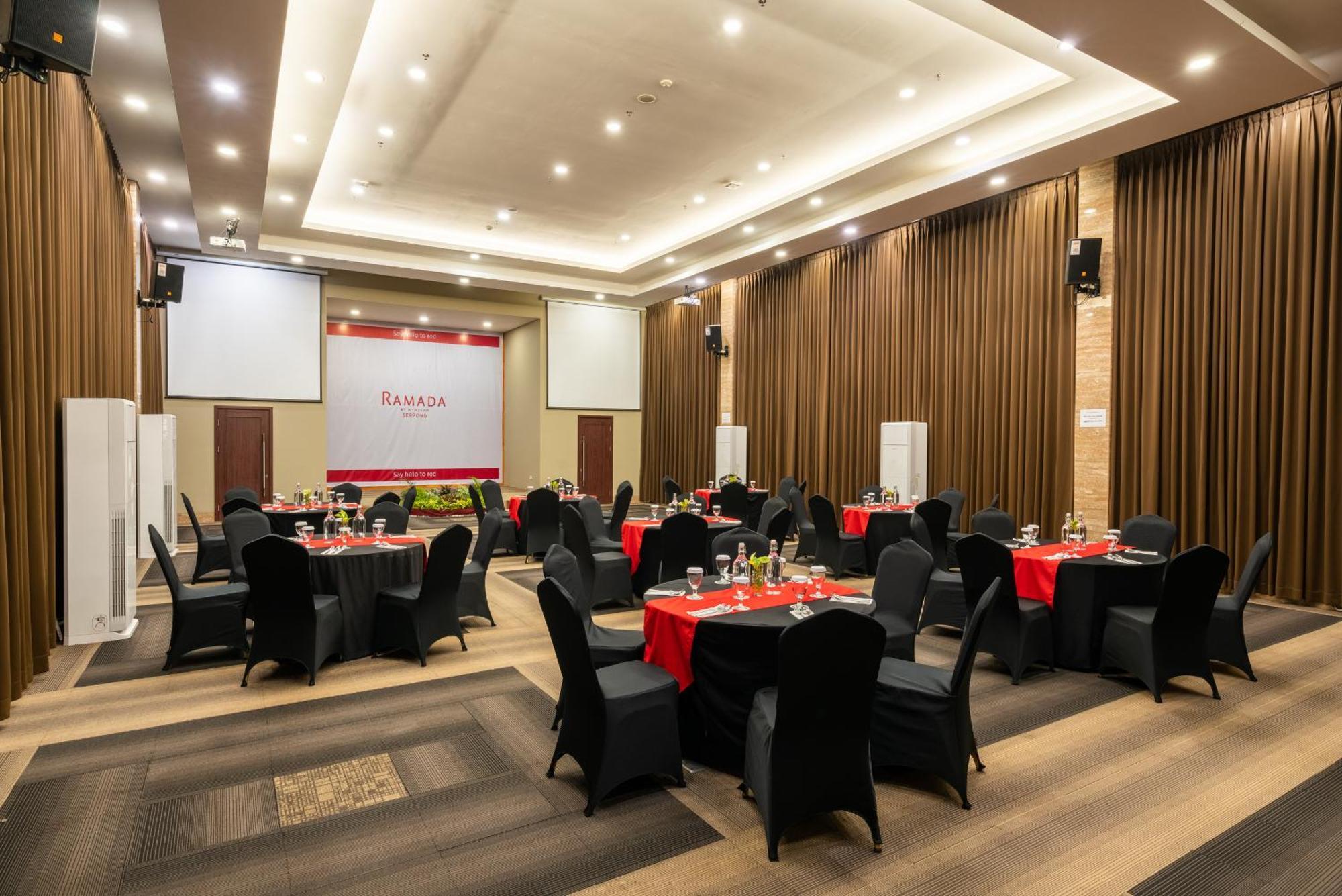 Ramada By Wyndham Serpong Extérieur photo