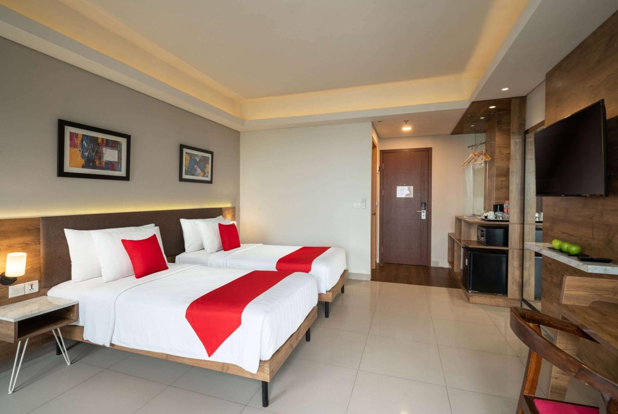 Ramada By Wyndham Serpong Extérieur photo