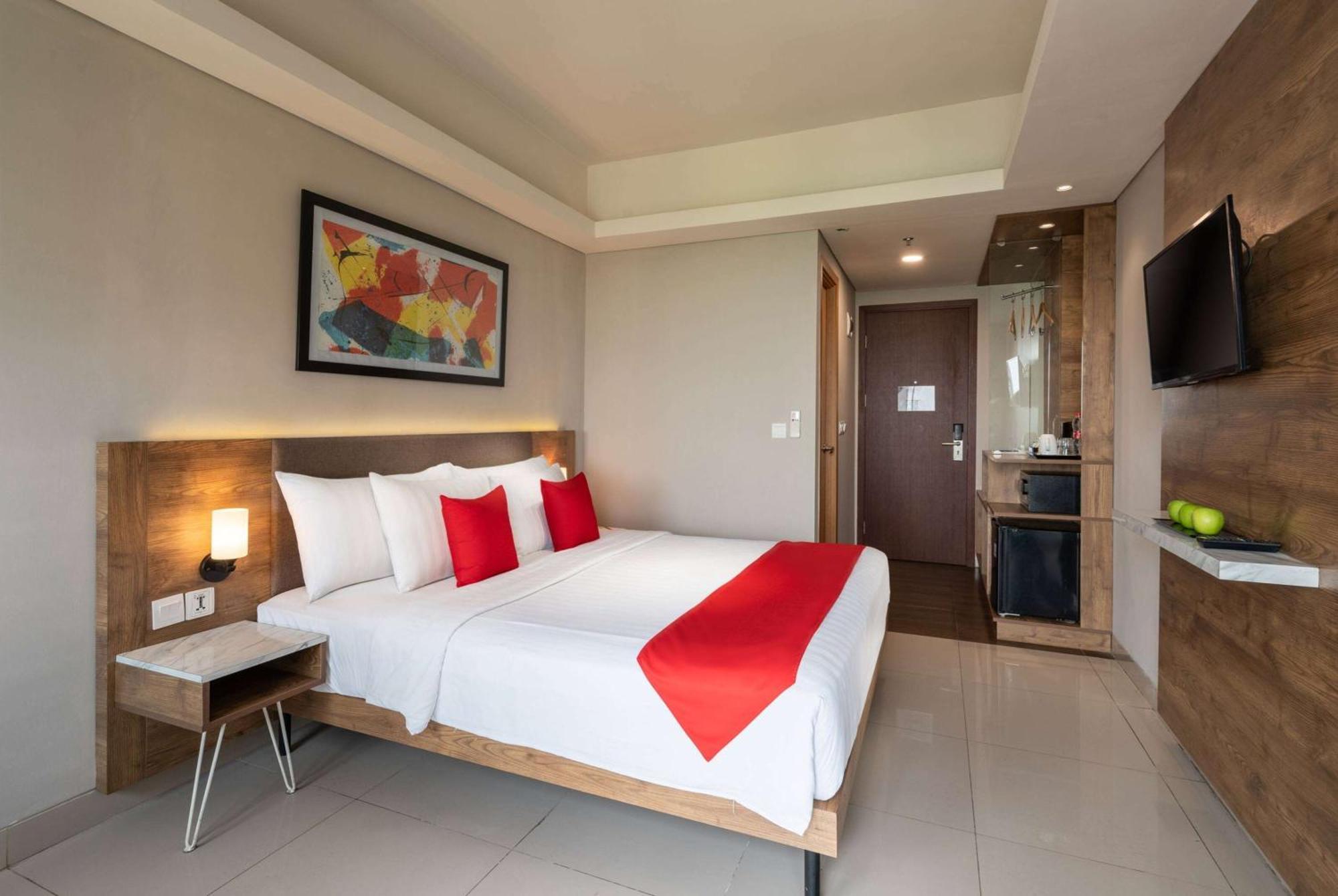 Ramada By Wyndham Serpong Extérieur photo